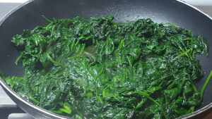 spinaci cotti in padella