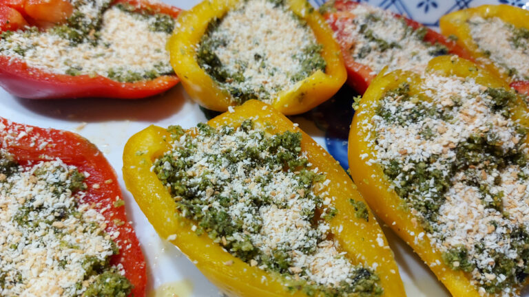 Peperoni gratinati al forno - Contorno saporito e colorato