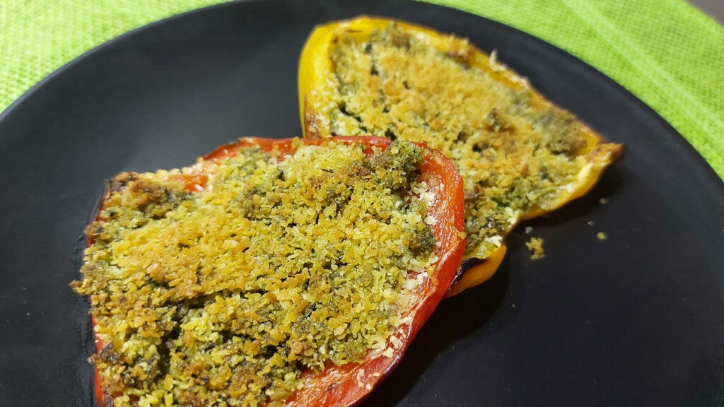 Peperoni gratinati al forno - Contorno saporito e colorato