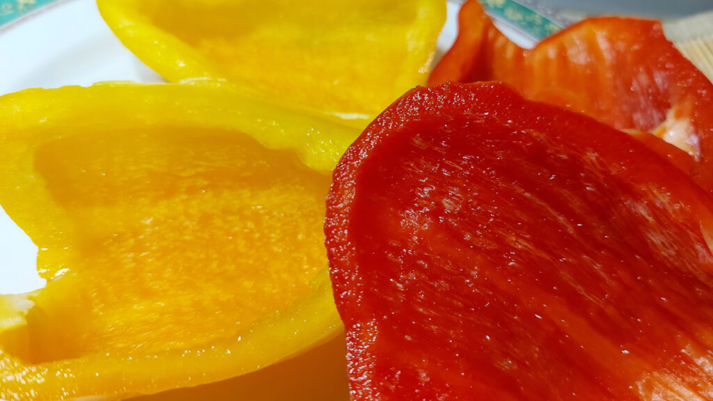 Peperoni gratinati al forno - Contorno saporito e colorato