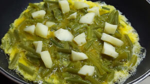 frittata di fagiolini cruda con scamorza