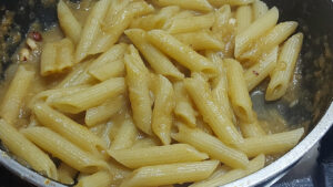 pasta con crema di finocchi condita