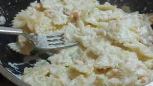 pasta salmone affumicato e ricotta mantecata