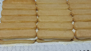 assemblaggio tiramisù al limone