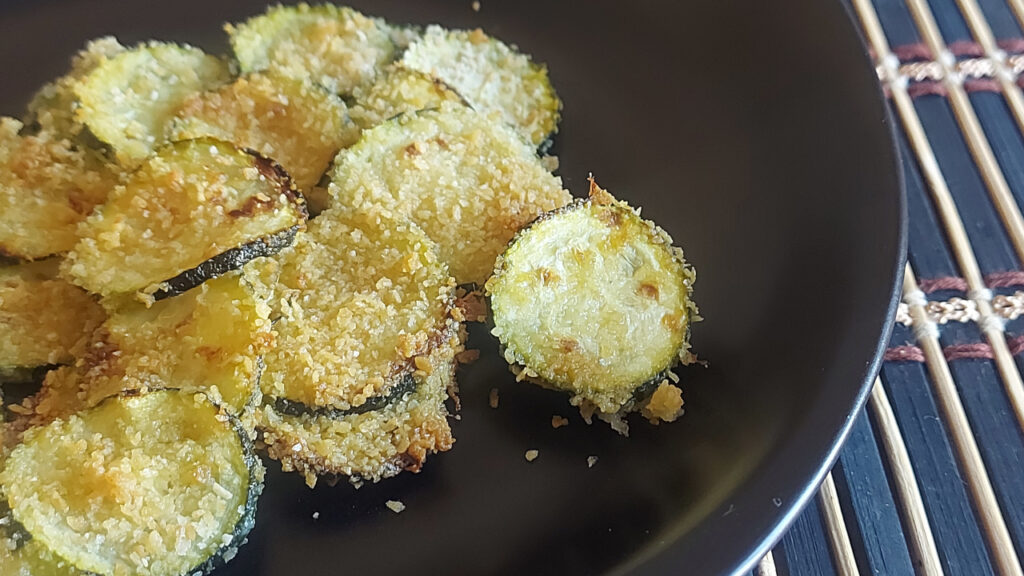 Zucchine gratinate al forno croccanti e leggere - Ricetta veloce