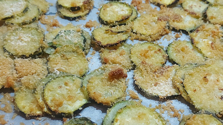Zucchine gratinate al forno croccanti e leggere - Ricetta veloce