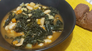 zuppa di cavolo nero e fagioli