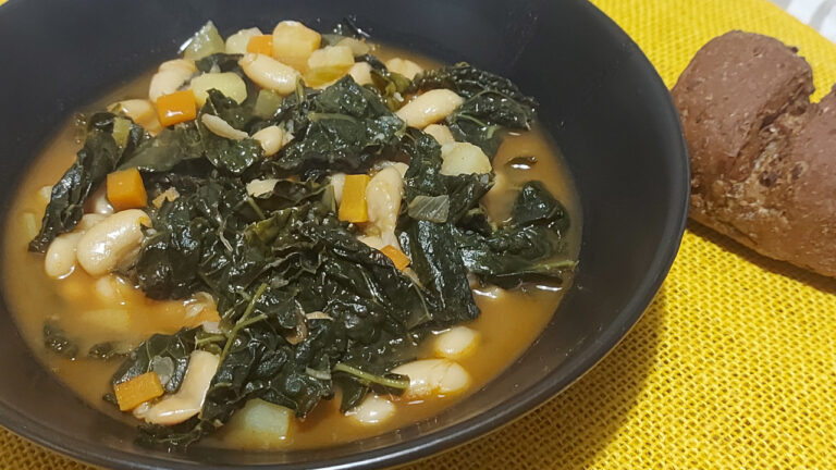 zuppa di cavolo nero e fagioli