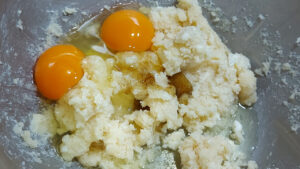 burro lavorato e uova