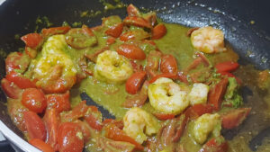 condimento della pasta gamberetti e pesto