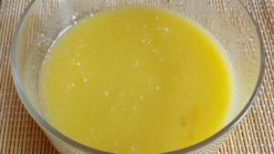 ingredienti liquidi mescolati