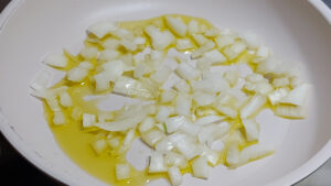 cipolla e olio in padella