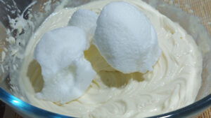 crema al mascarpone con albumi montati