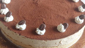 cheesecake al caffè decorata