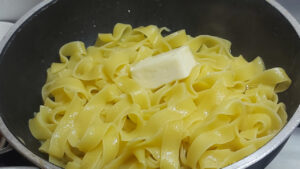 fettuccine in padella con burro