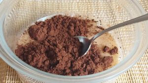 latte e cacao in polvere