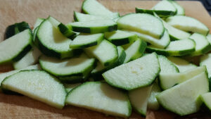 zucchine tagliata a mezzaluna